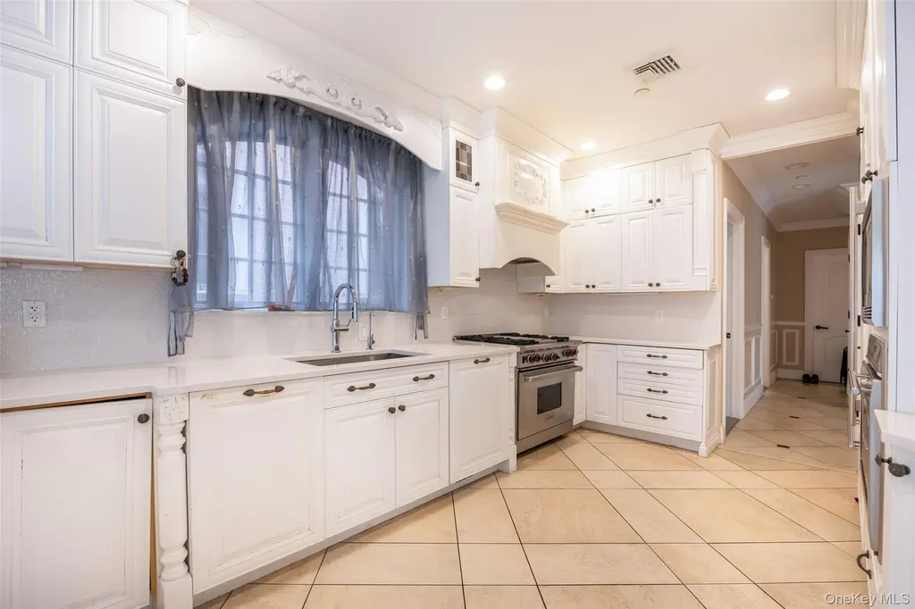 150-50 6th Avenue Whitestone NY 11357