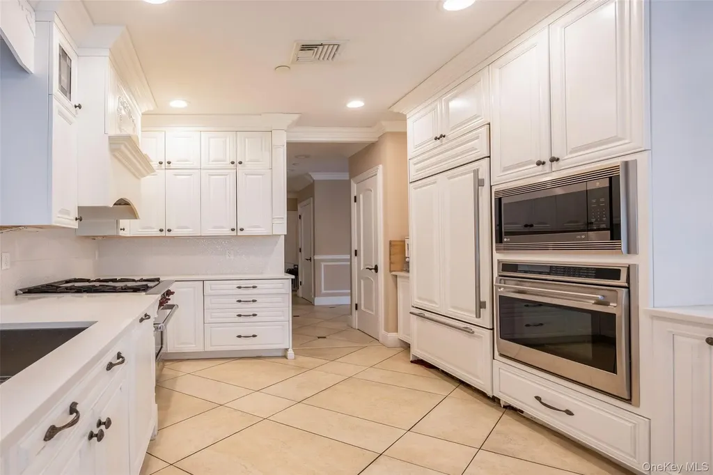 150-50 6th Avenue Whitestone NY 11357