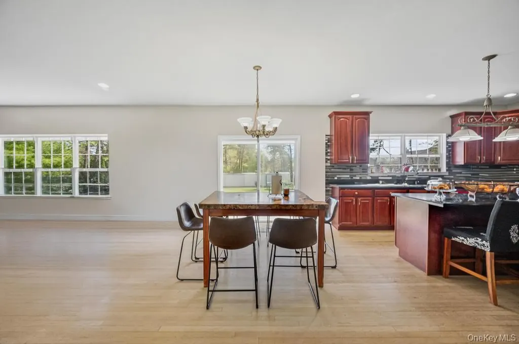 4 Taylor Lane Medford NY 11763
