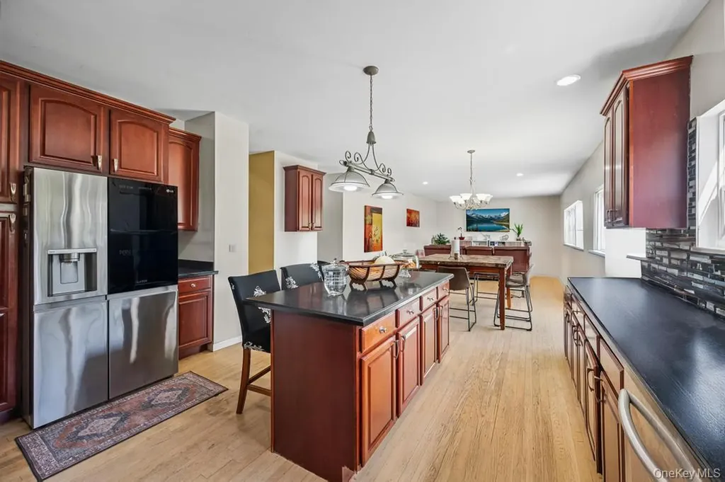 4 Taylor Lane Medford NY 11763
