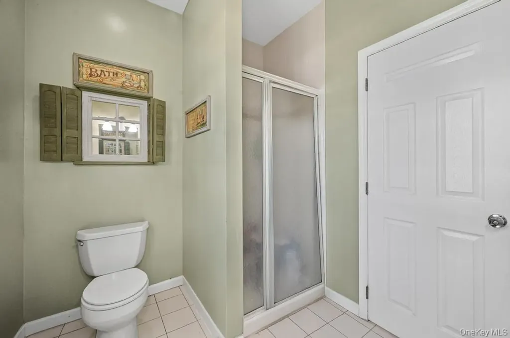 4 Taylor Lane Medford NY 11763