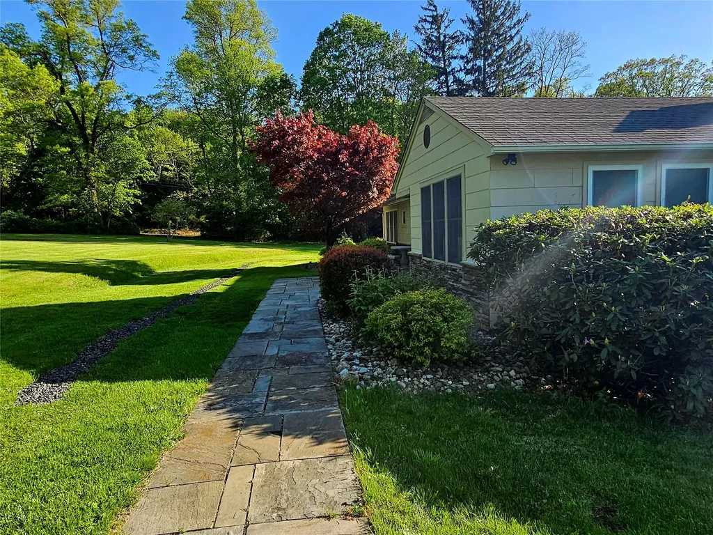 13 Old Quaker Hill Road Monroe NY 10950