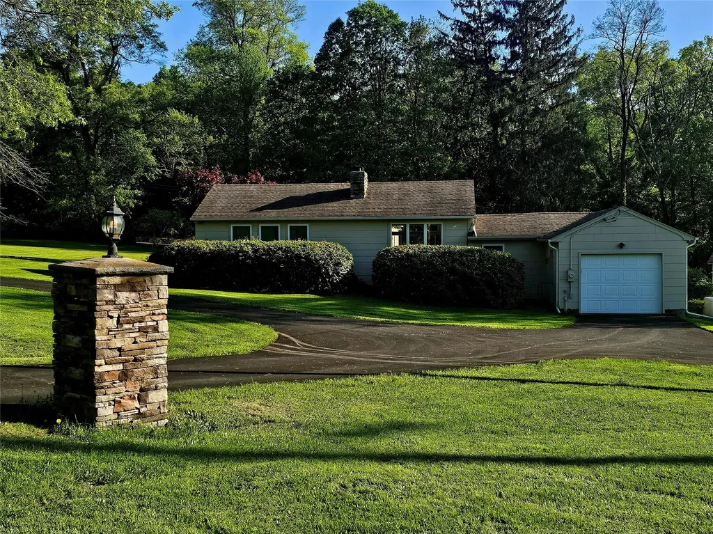 13 Old Quaker Hill Road Monroe NY 10950