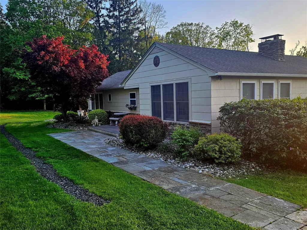 13 Old Quaker Hill Road Monroe NY 10950