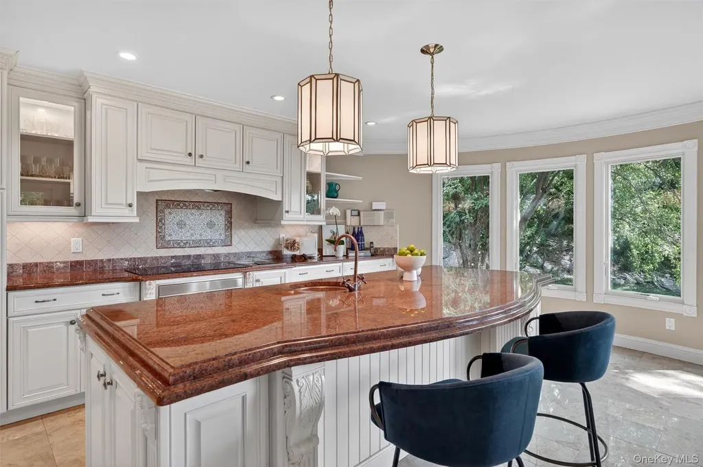 65 Round Hill Road Armonk NY 10504