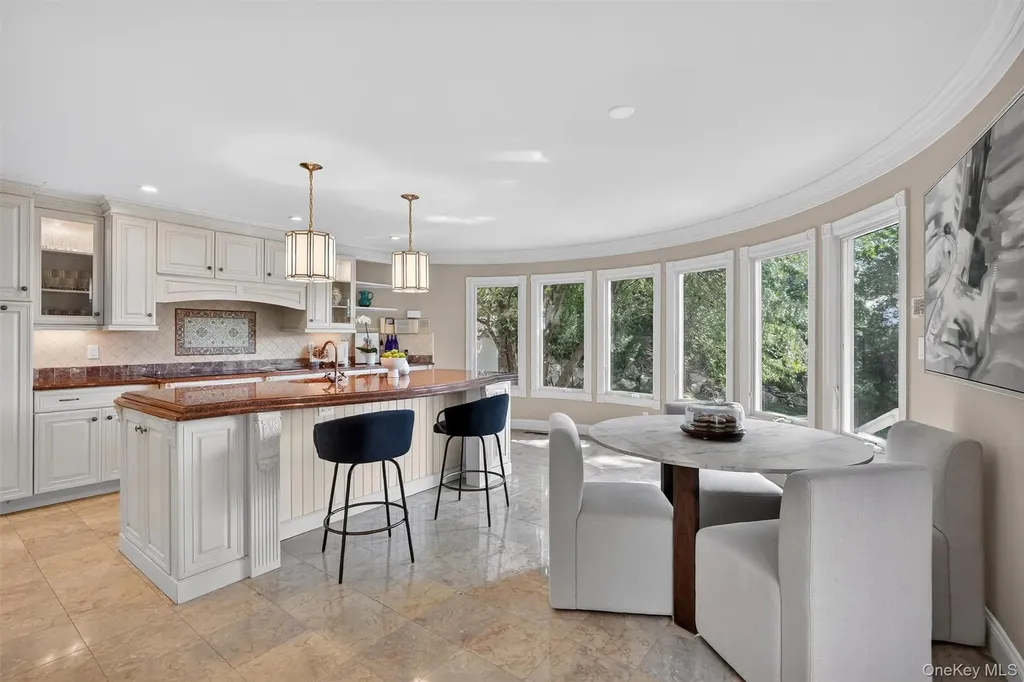 65 Round Hill Road Armonk NY 10504