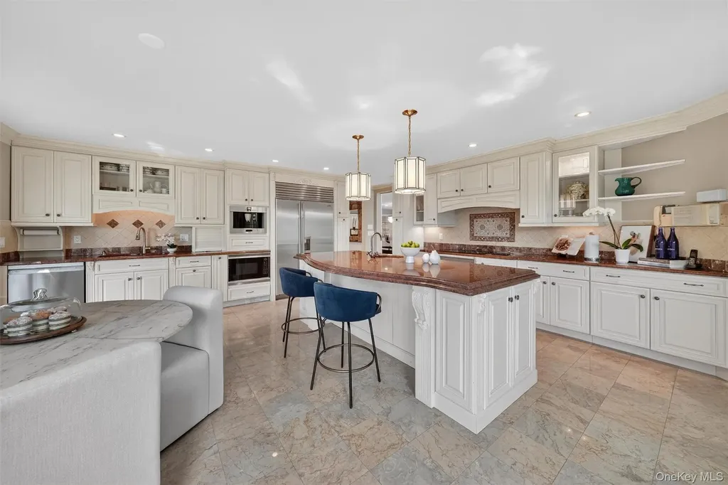 65 Round Hill Road Armonk NY 10504