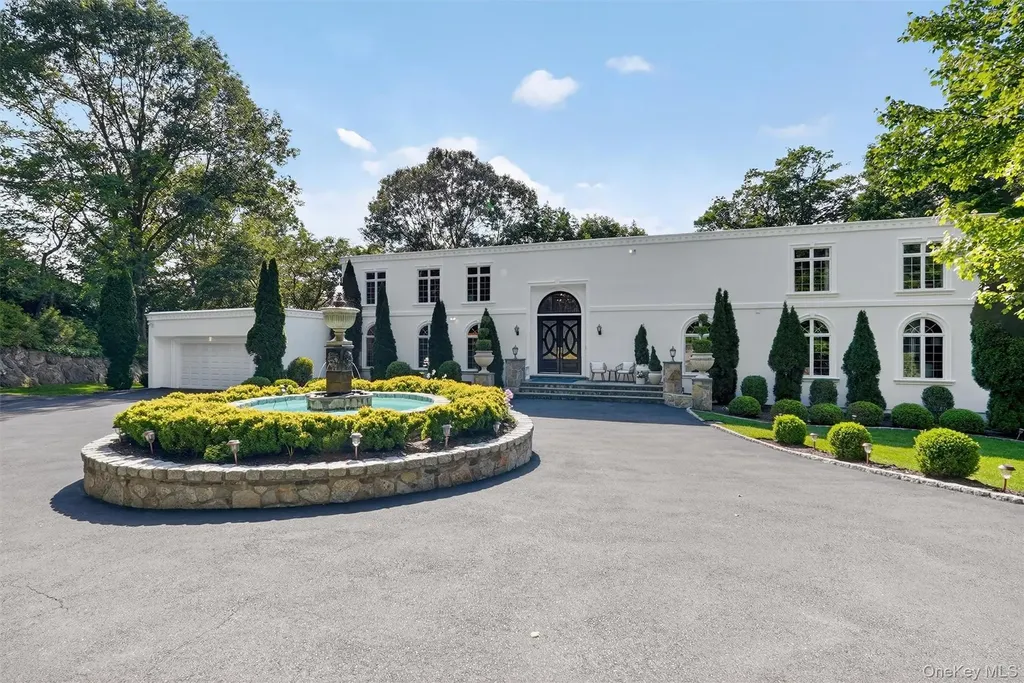 65 Round Hill Road Armonk NY 10504