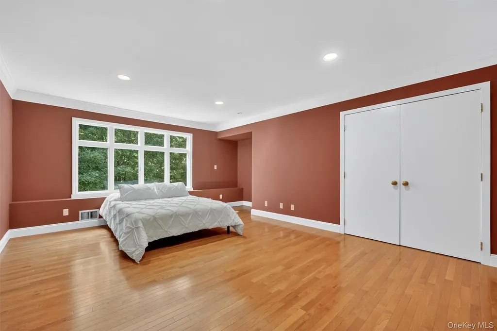 65 Round Hill Road Armonk NY 10504