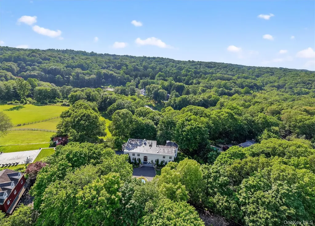 65 Round Hill Road Armonk NY 10504