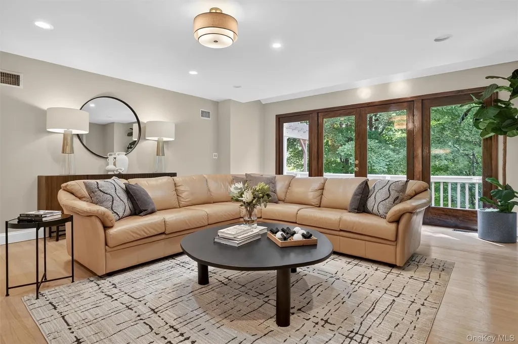 65 Round Hill Road Armonk NY 10504