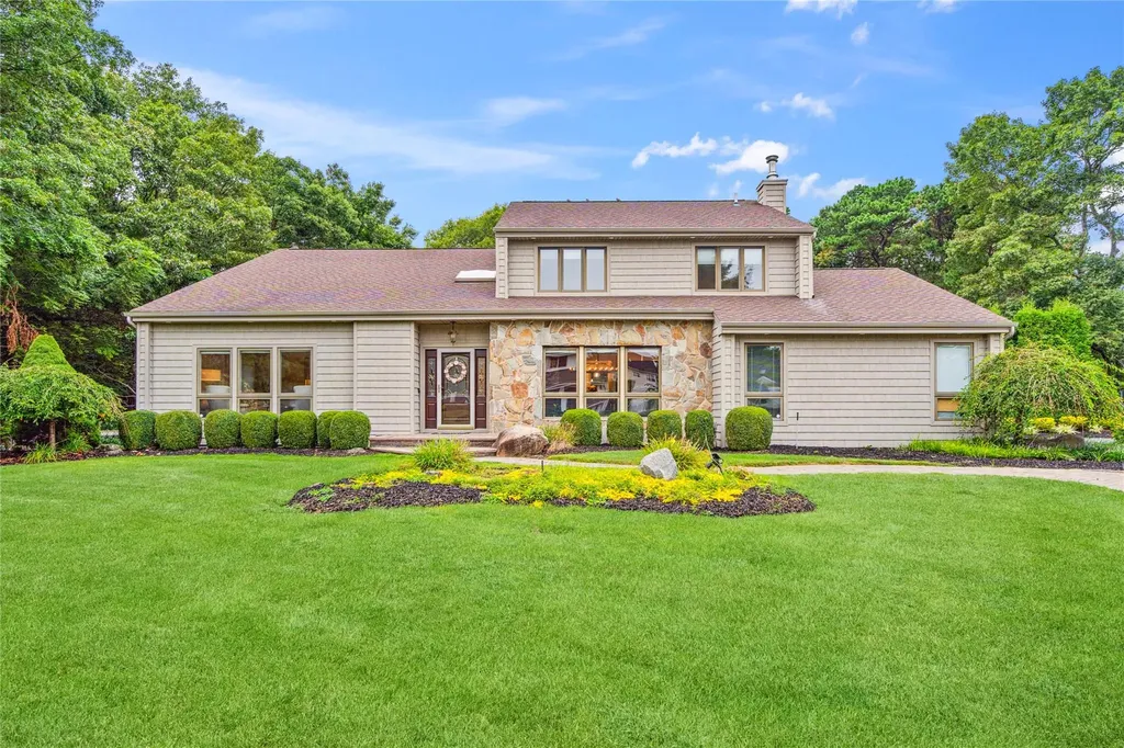 20 Annandale Road Commack NY 11725