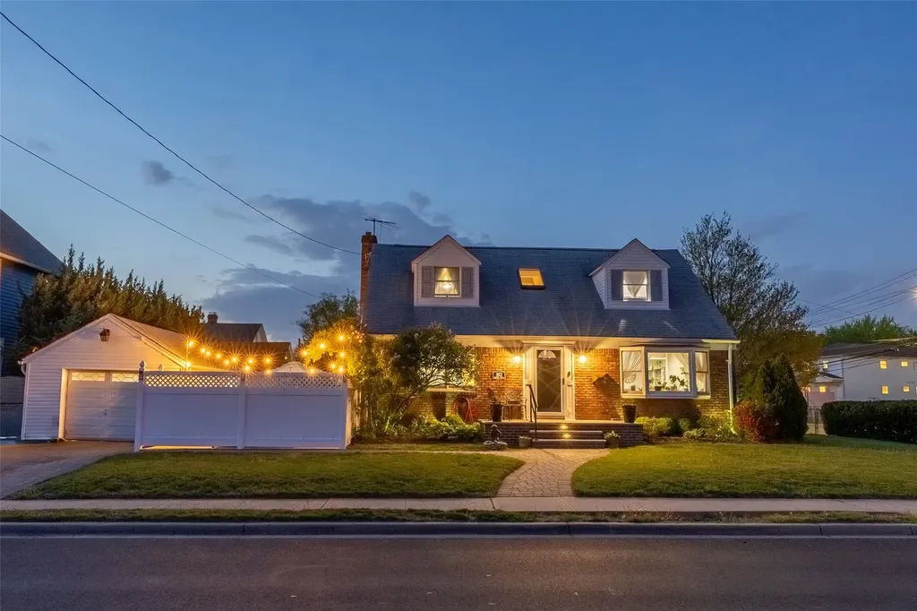163 Bellevue Avenue Oceanside NY 11572