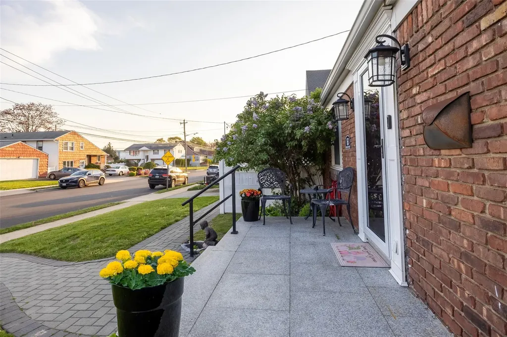 163 Bellevue Avenue Oceanside NY 11572