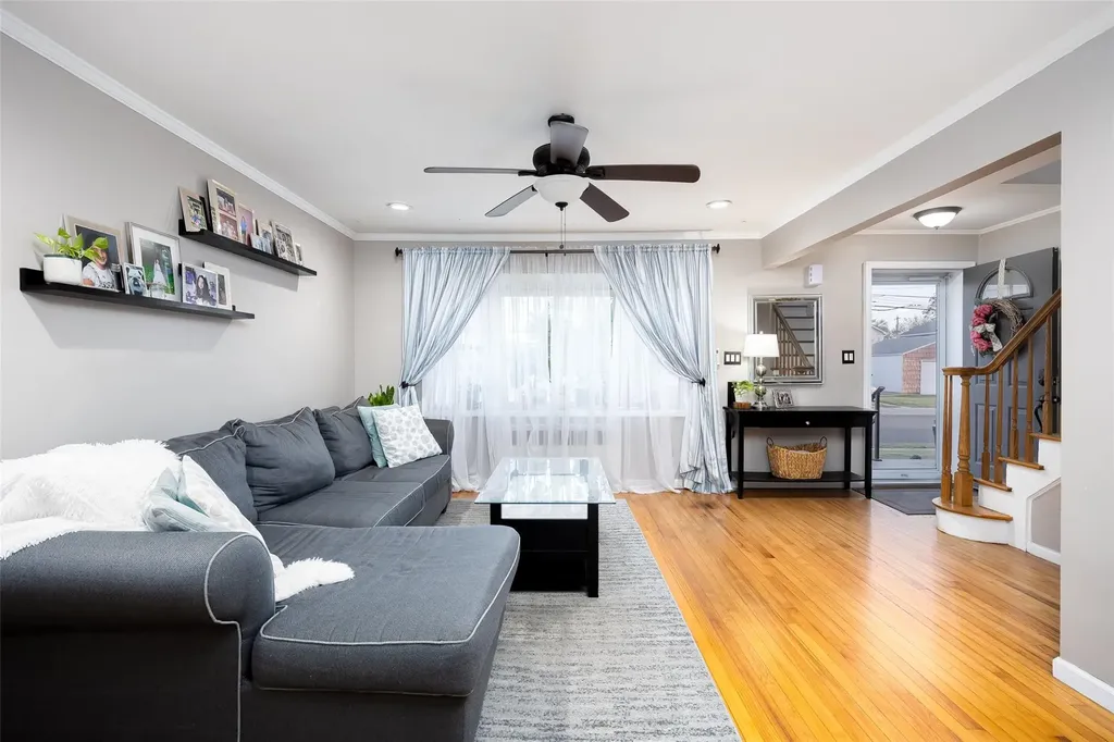163 Bellevue Avenue Oceanside NY 11572