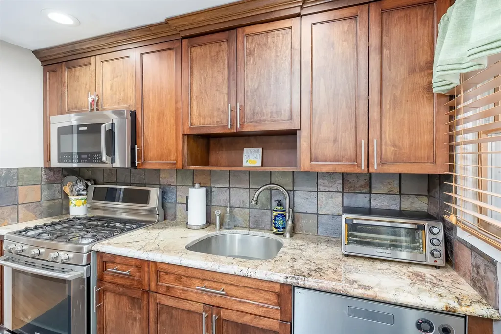 163 Bellevue Avenue Oceanside NY 11572