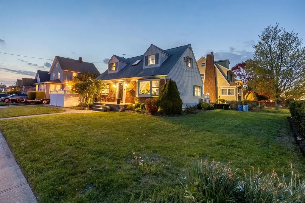 163 Bellevue Avenue Oceanside NY 11572