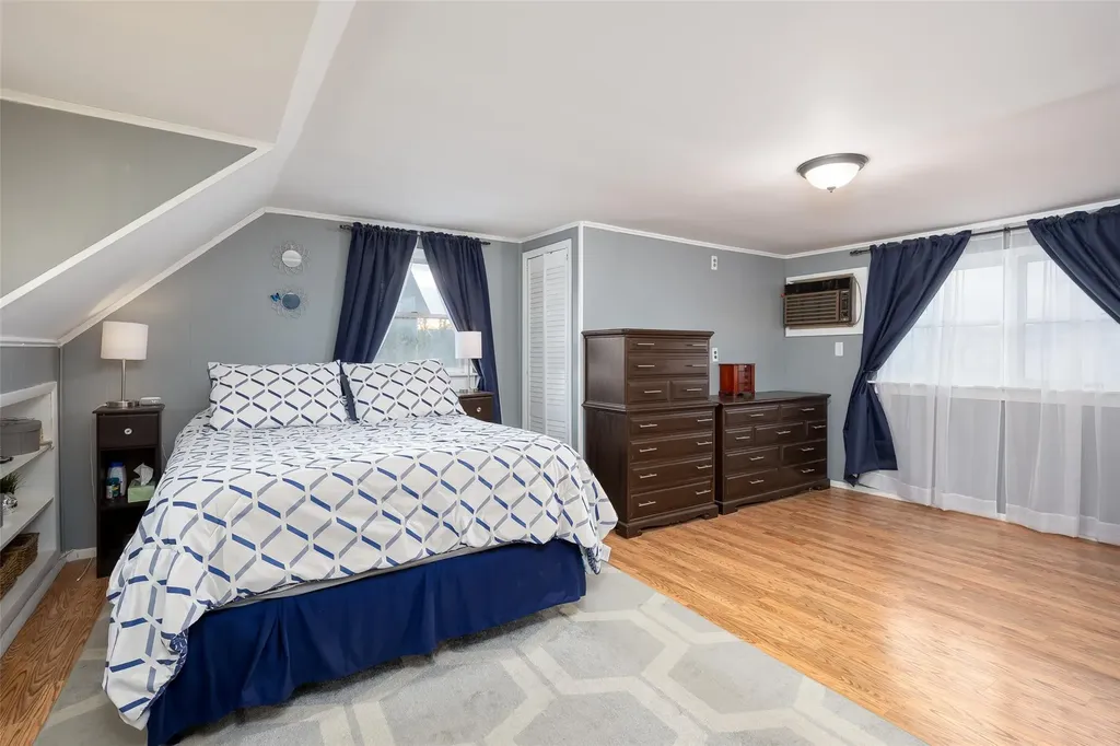 163 Bellevue Avenue Oceanside NY 11572