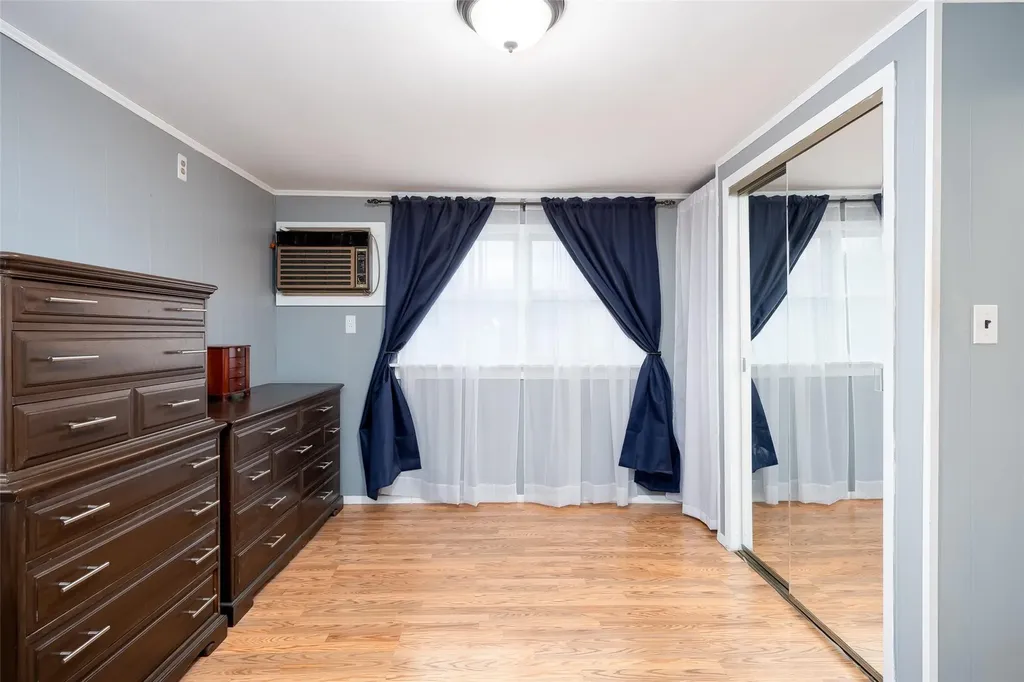 163 Bellevue Avenue Oceanside NY 11572