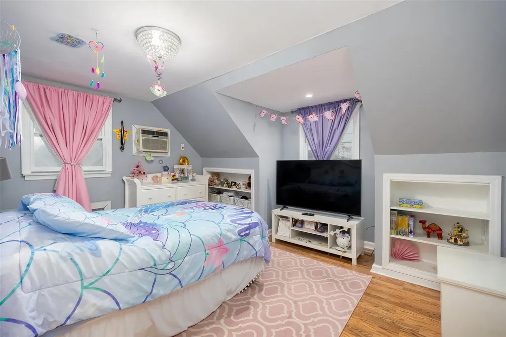 163 Bellevue Avenue Oceanside NY 11572