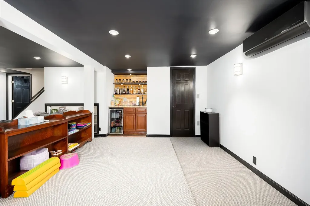 163 Bellevue Avenue Oceanside NY 11572