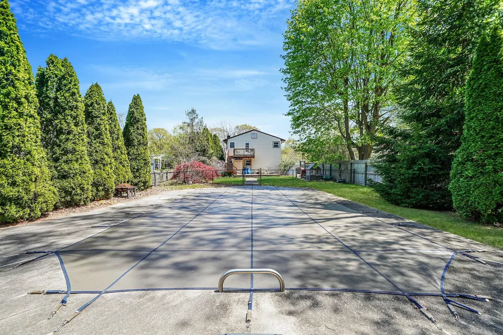156 Maple Street Medford NY 11763