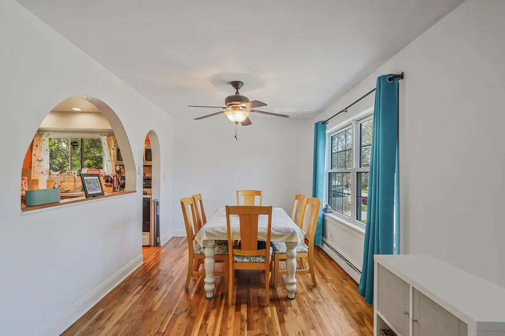 156 Maple Street Medford NY 11763