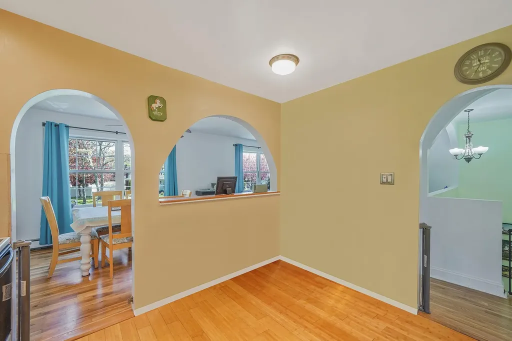 156 Maple Street Medford NY 11763