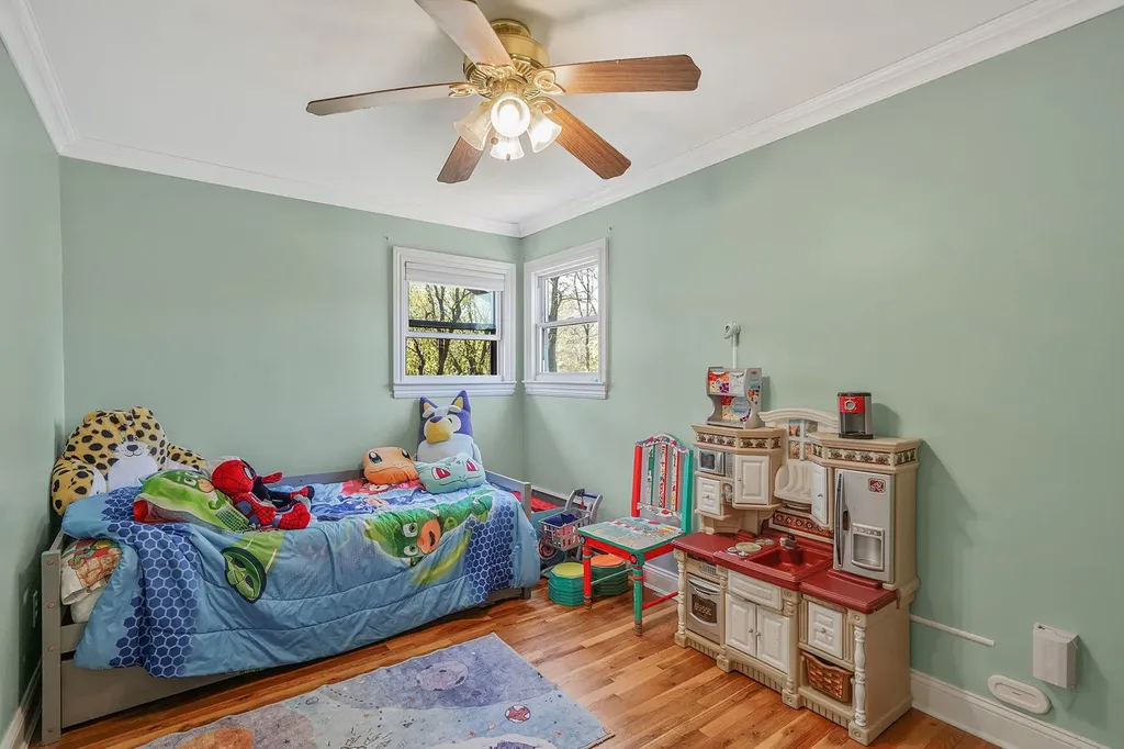 156 Maple Street Medford NY 11763
