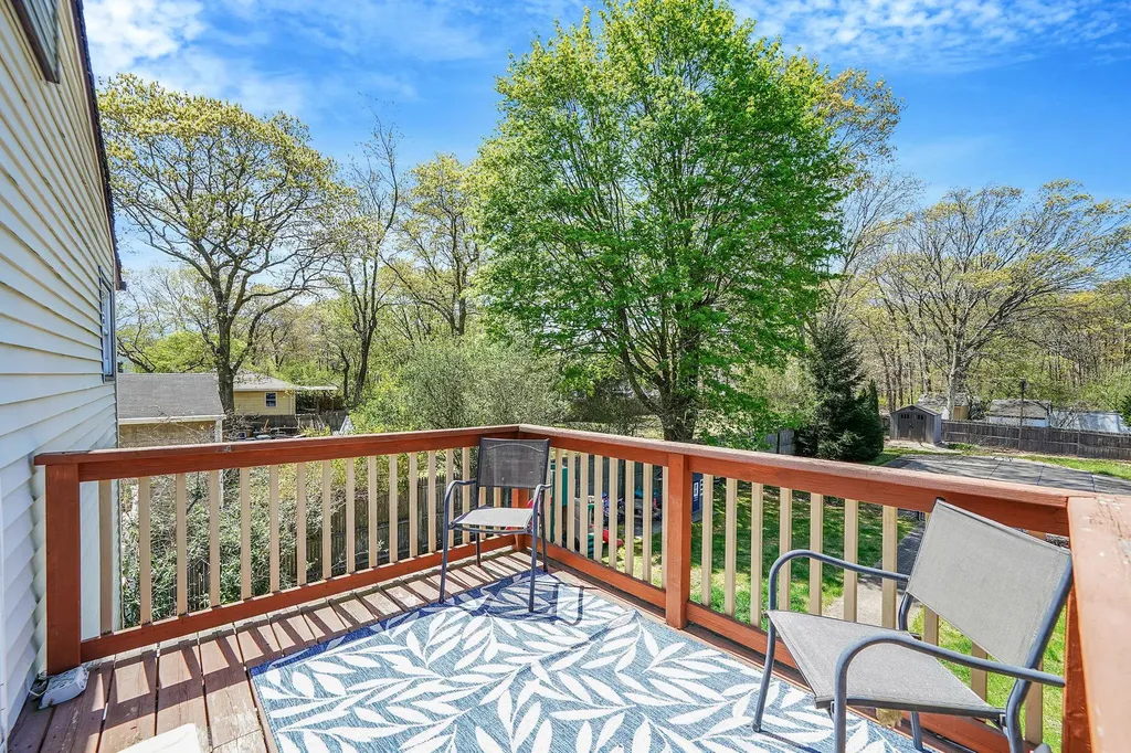 156 Maple Street Medford NY 11763