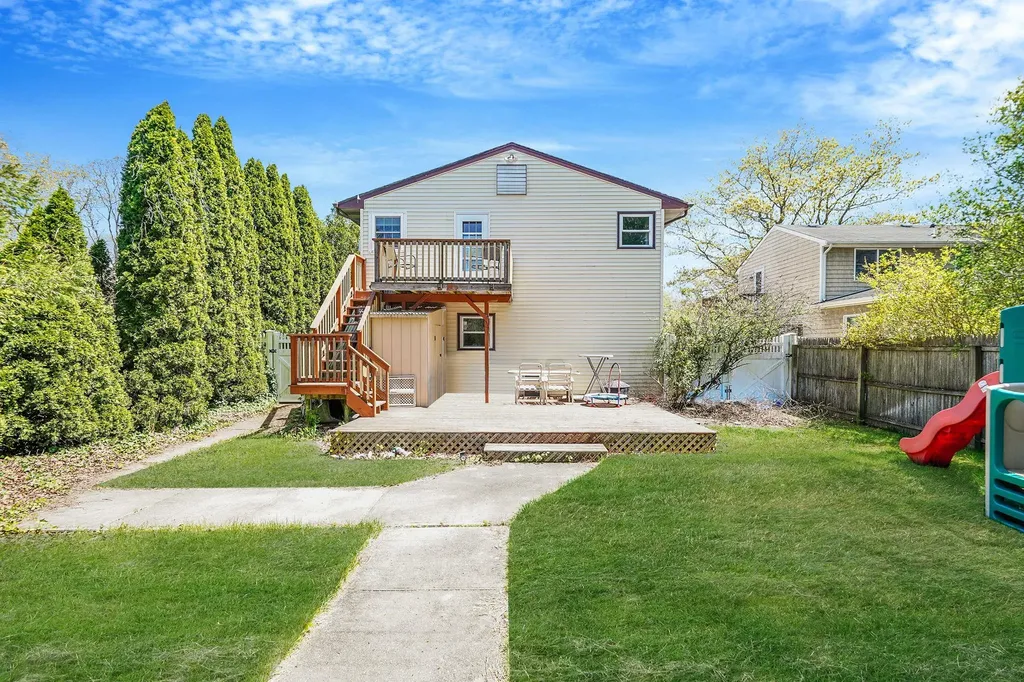 156 Maple Street Medford NY 11763
