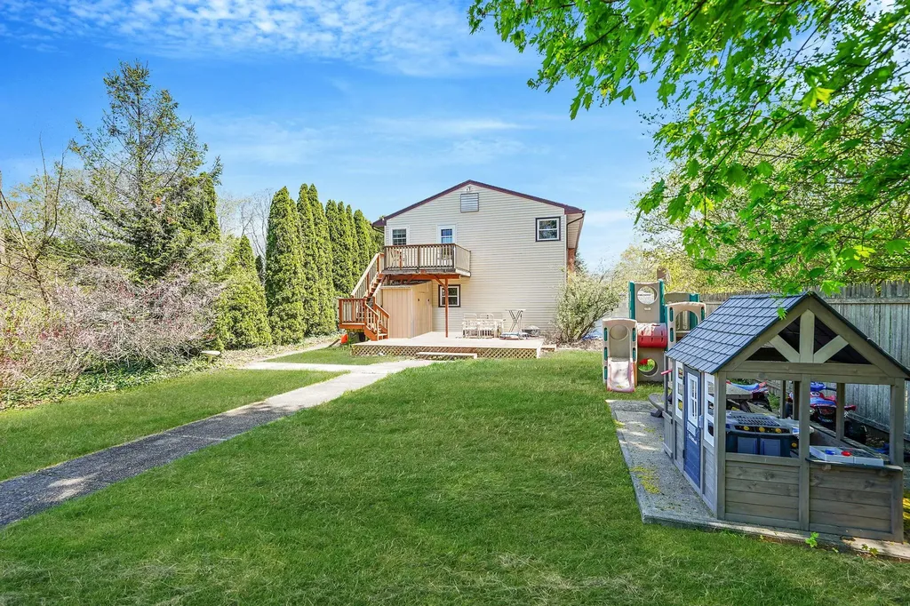156 Maple Street Medford NY 11763