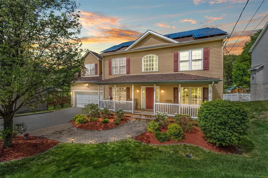2039 Oakwood Drive Peekskill NY 10566