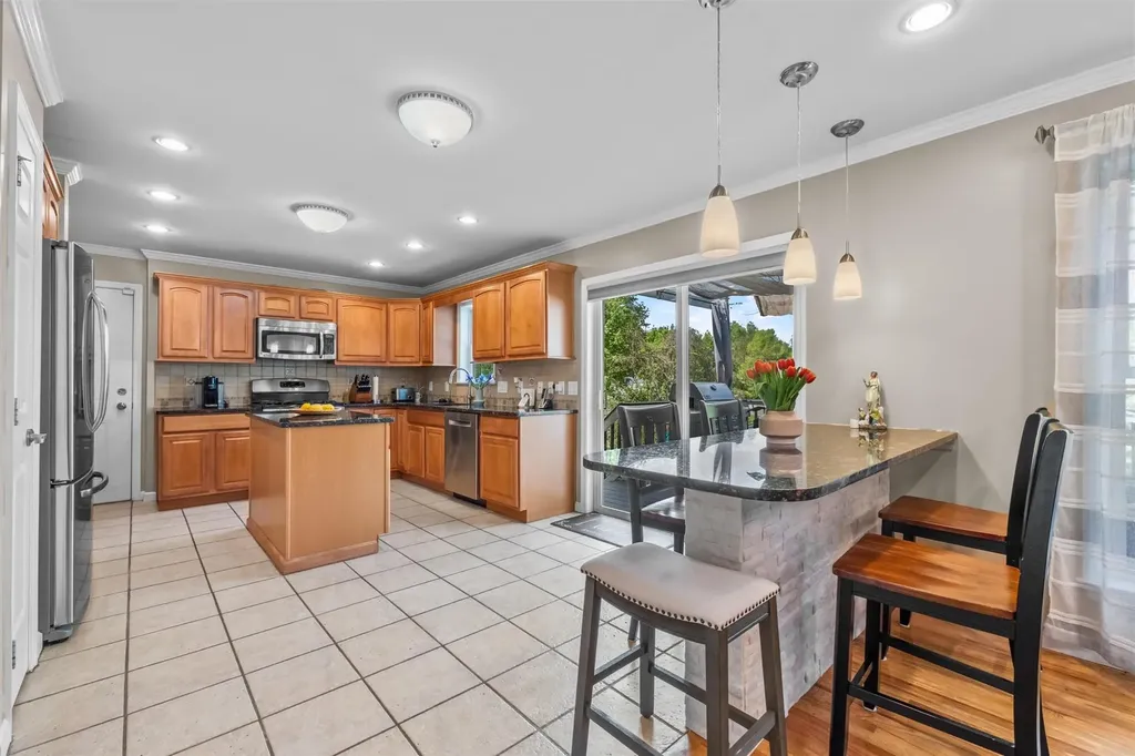 2039 Oakwood Drive Peekskill NY 10566