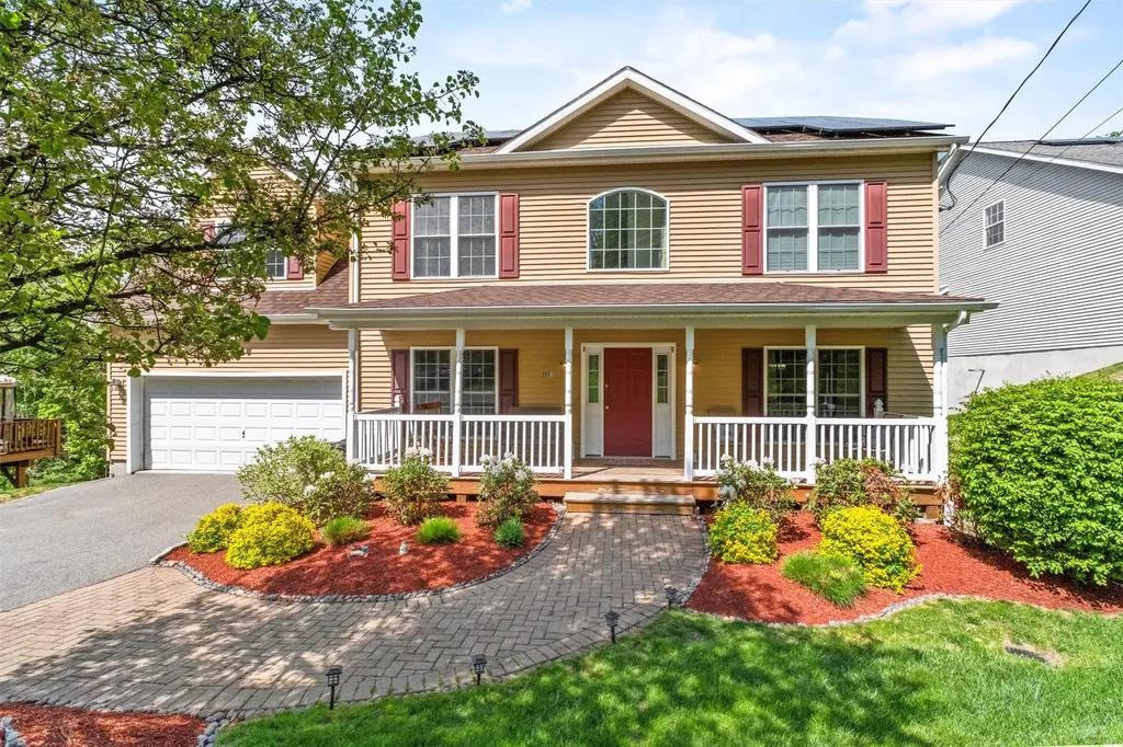 2039 Oakwood Drive Peekskill NY 10566
