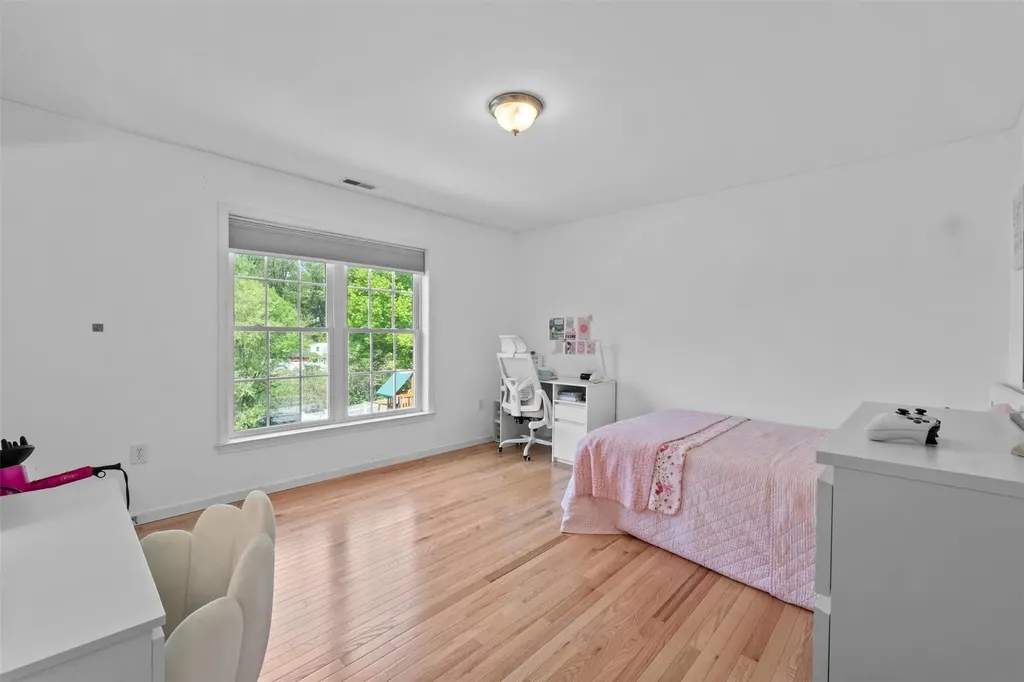 2039 Oakwood Drive Peekskill NY 10566