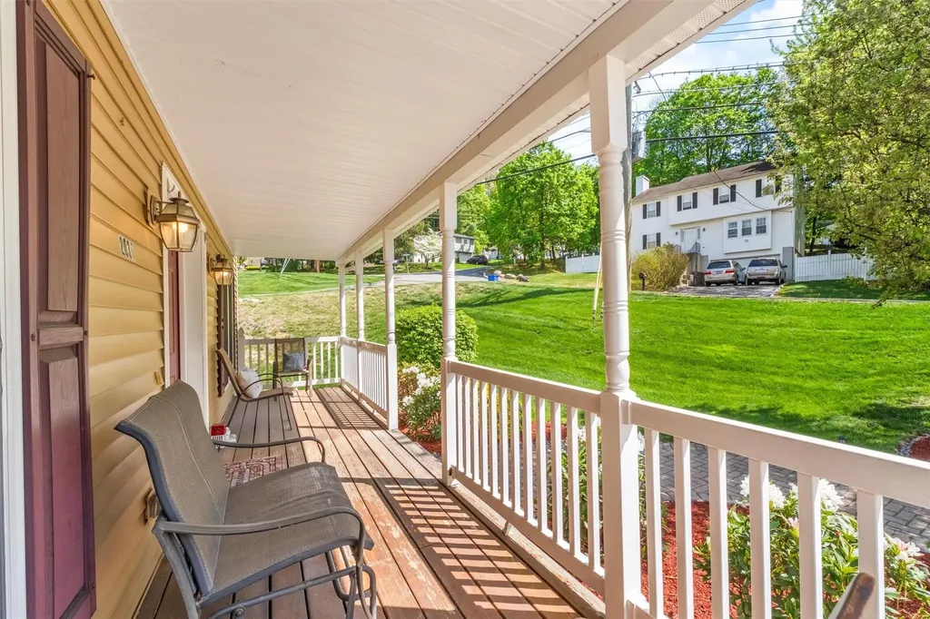 2039 Oakwood Drive Peekskill NY 10566