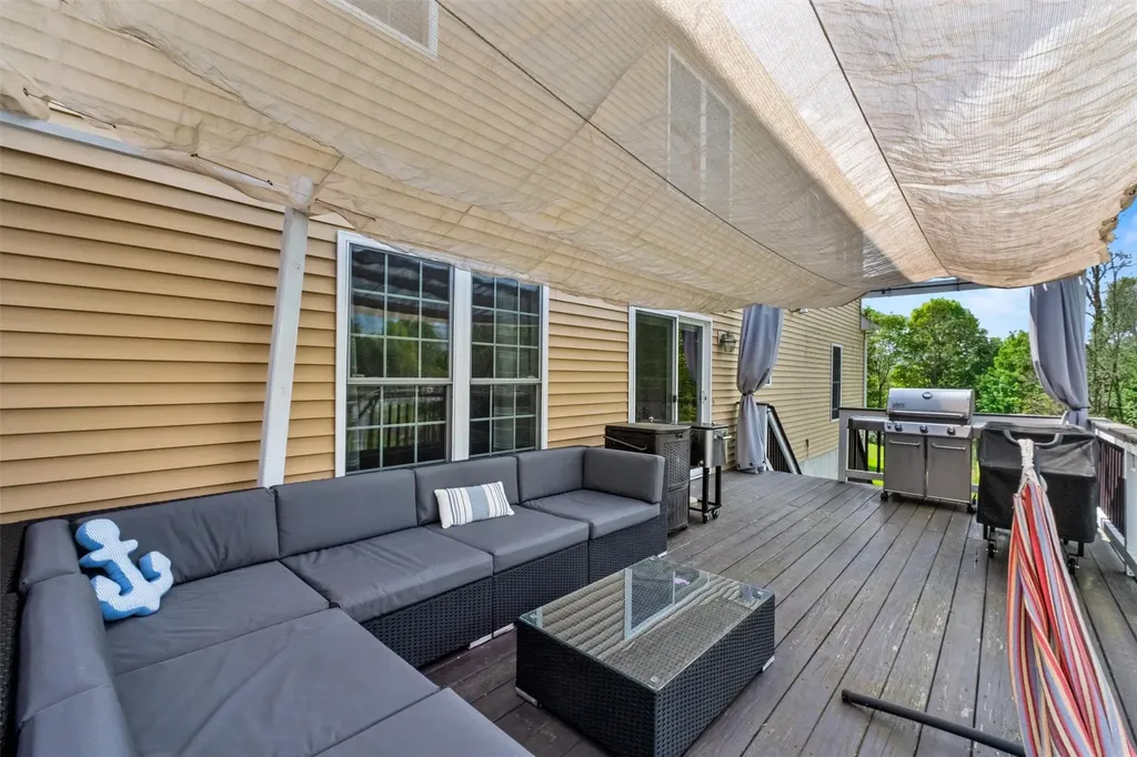 2039 Oakwood Drive Peekskill NY 10566