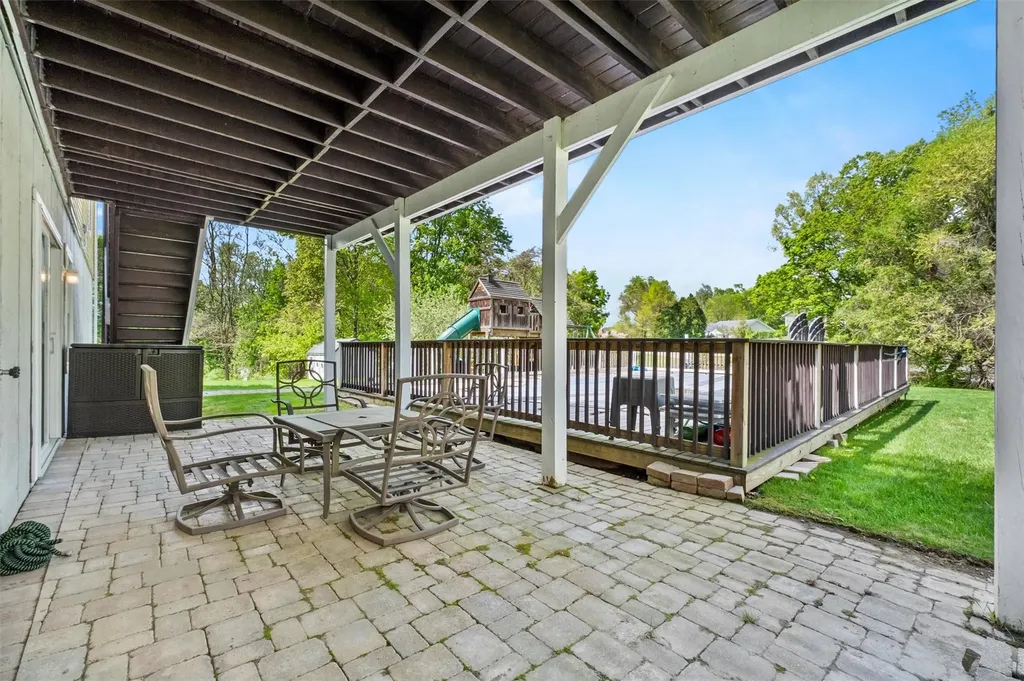 2039 Oakwood Drive Peekskill NY 10566