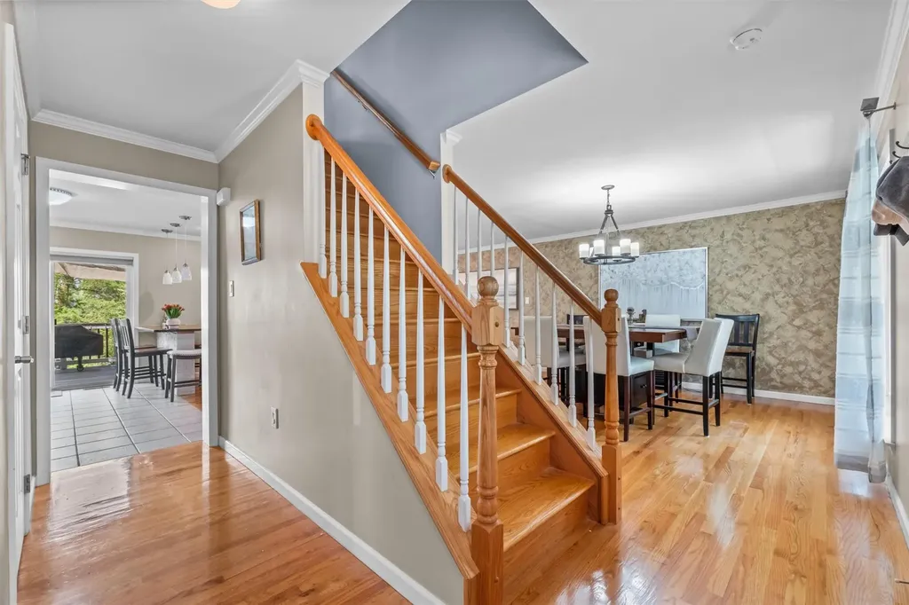 2039 Oakwood Drive Peekskill NY 10566