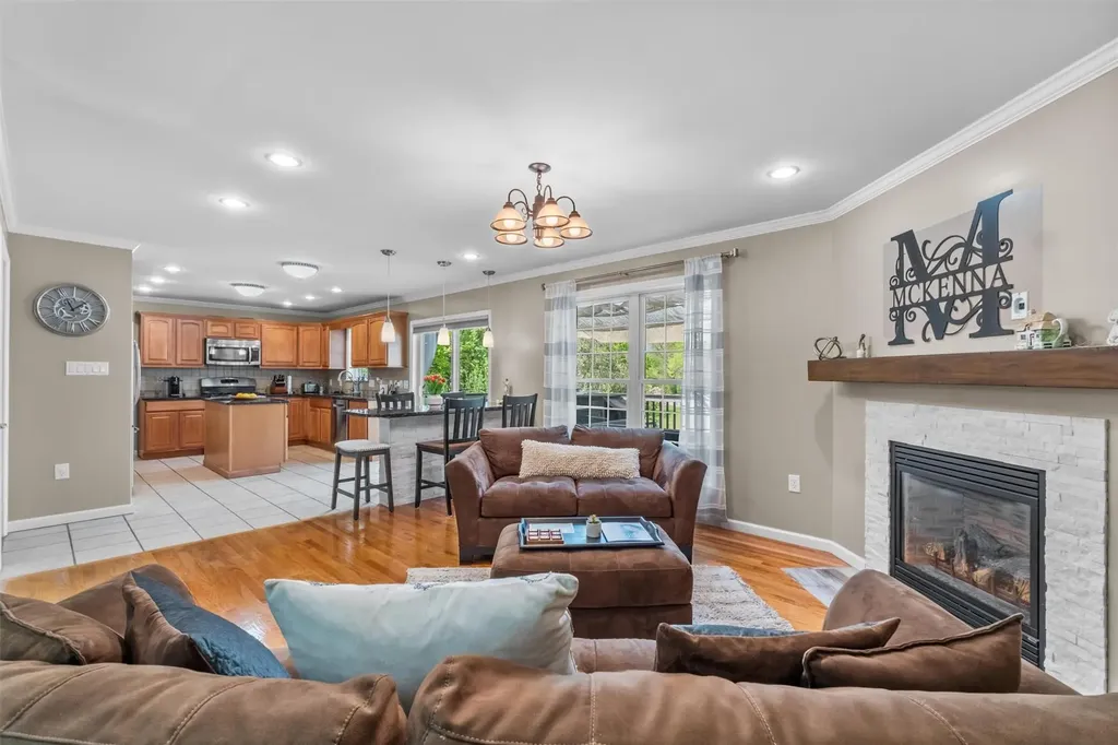2039 Oakwood Drive Peekskill NY 10566