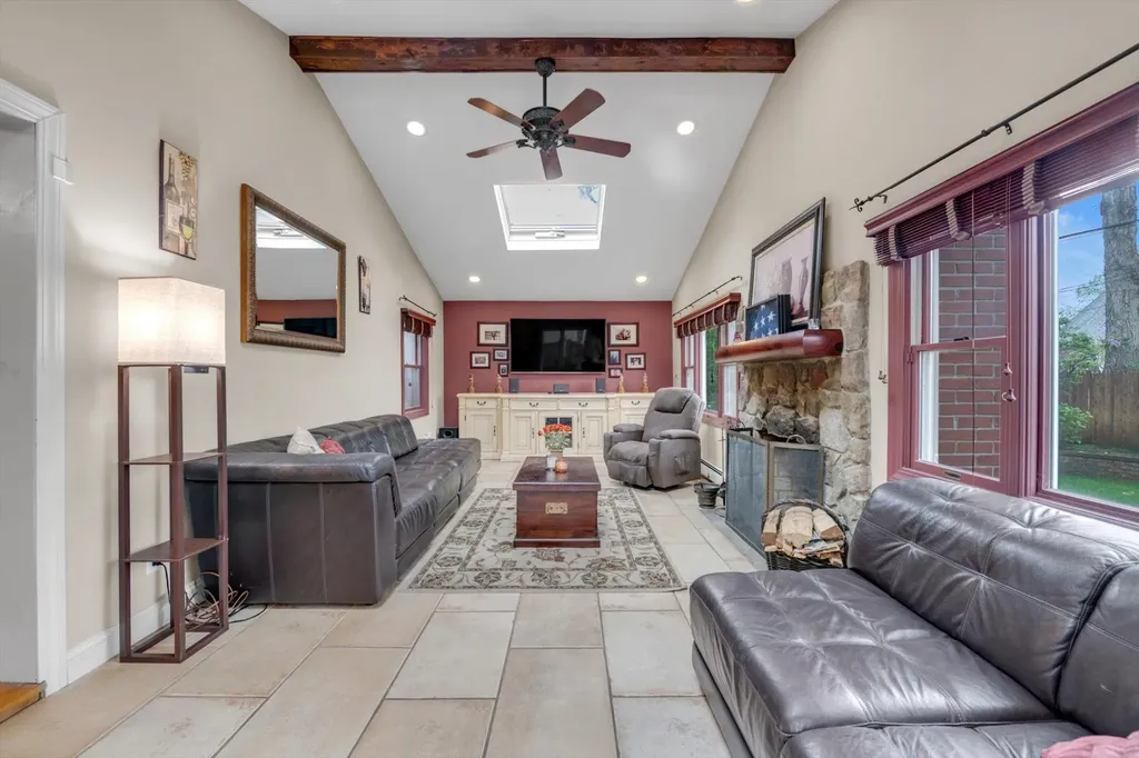 5 Willow Road New Hyde Park NY 11040