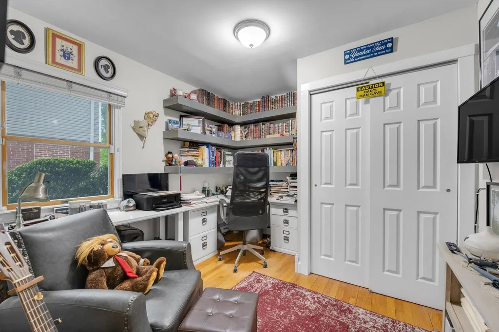 5 Willow Road New Hyde Park NY 11040