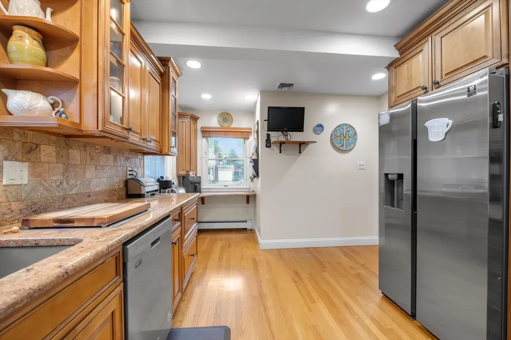 5 Willow Road New Hyde Park NY 11040