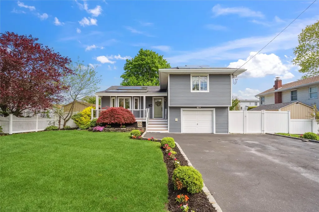 152 Berkeley Place Oyster Bay NY 11758