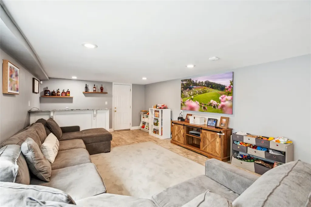 152 Berkeley Place Massapequa NY 11758