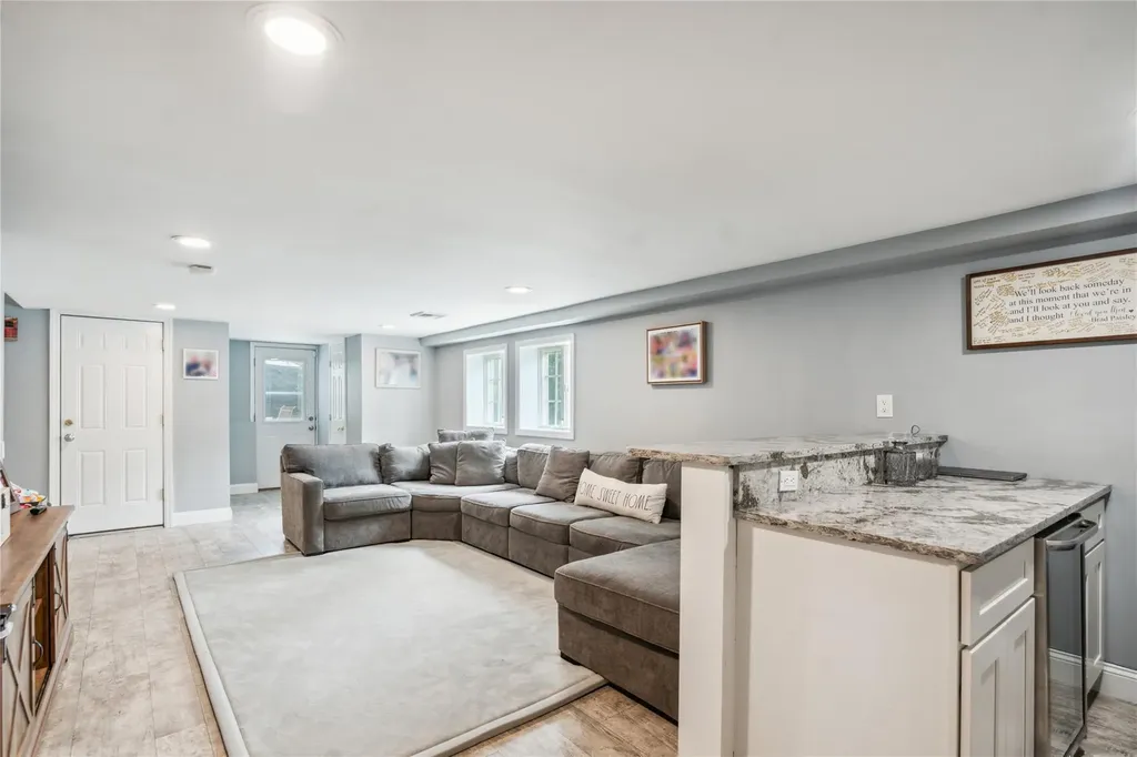152 Berkeley Place Massapequa NY 11758