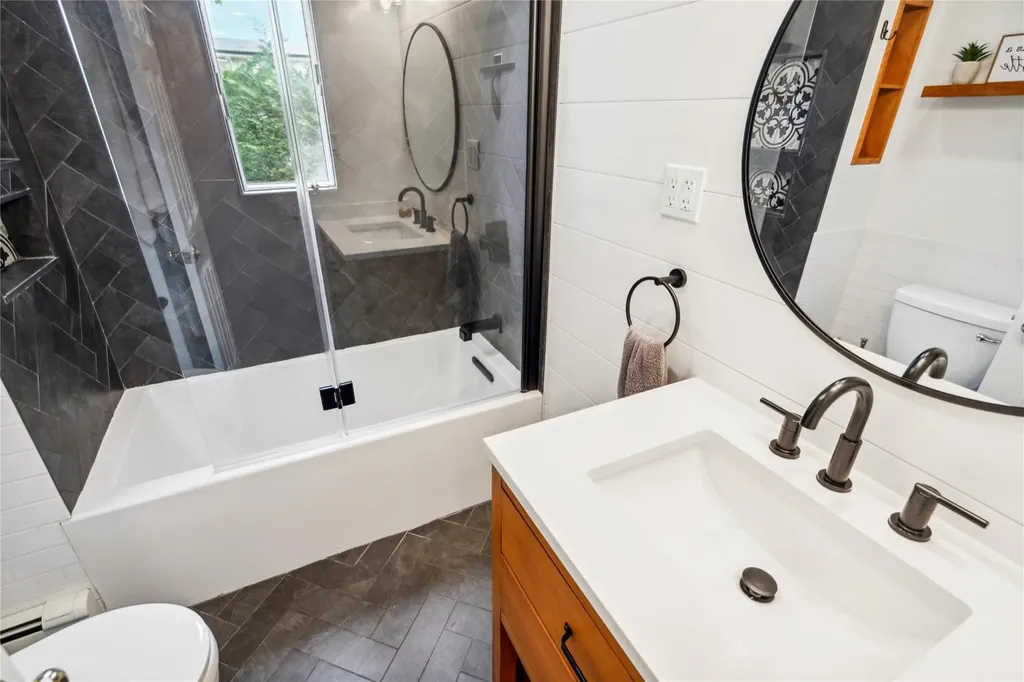 152 Berkeley Place Massapequa NY 11758
