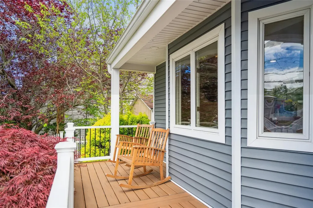 152 Berkeley Place Massapequa NY 11758