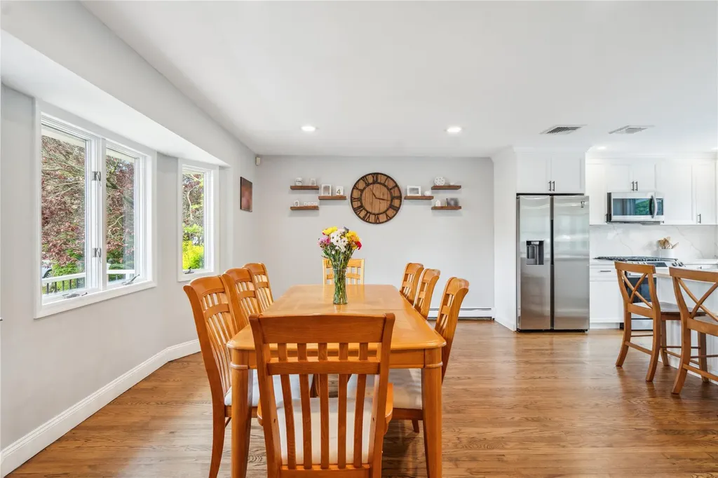 152 Berkeley Place Massapequa NY 11758